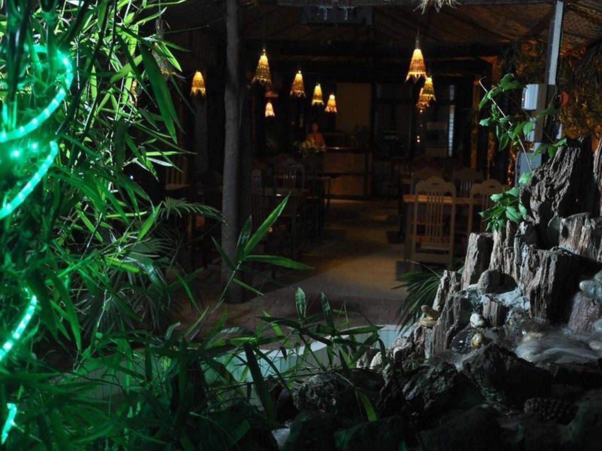 Green Land Motel Bagan Buitenkant foto